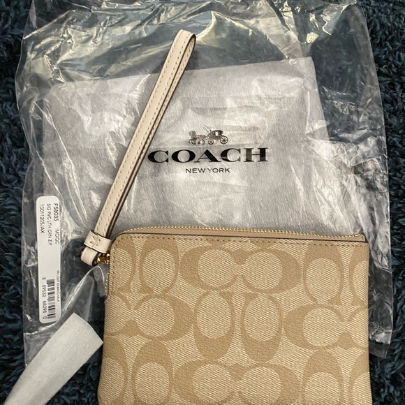 Coach Wristlet/wallet - Picture 6 of 11
